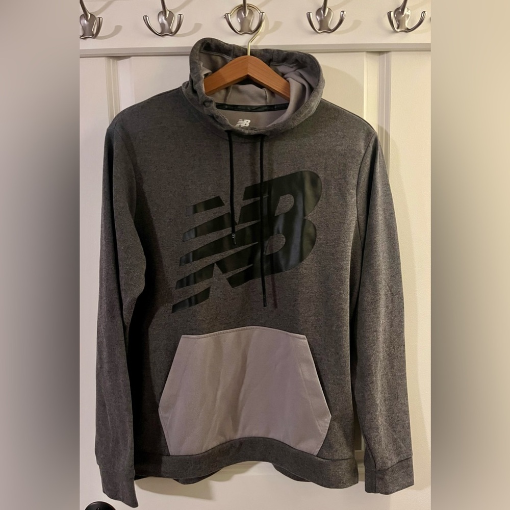 New Balance / Lightweight Hooded Sweatshirt / Size: Medium / Color: Gray